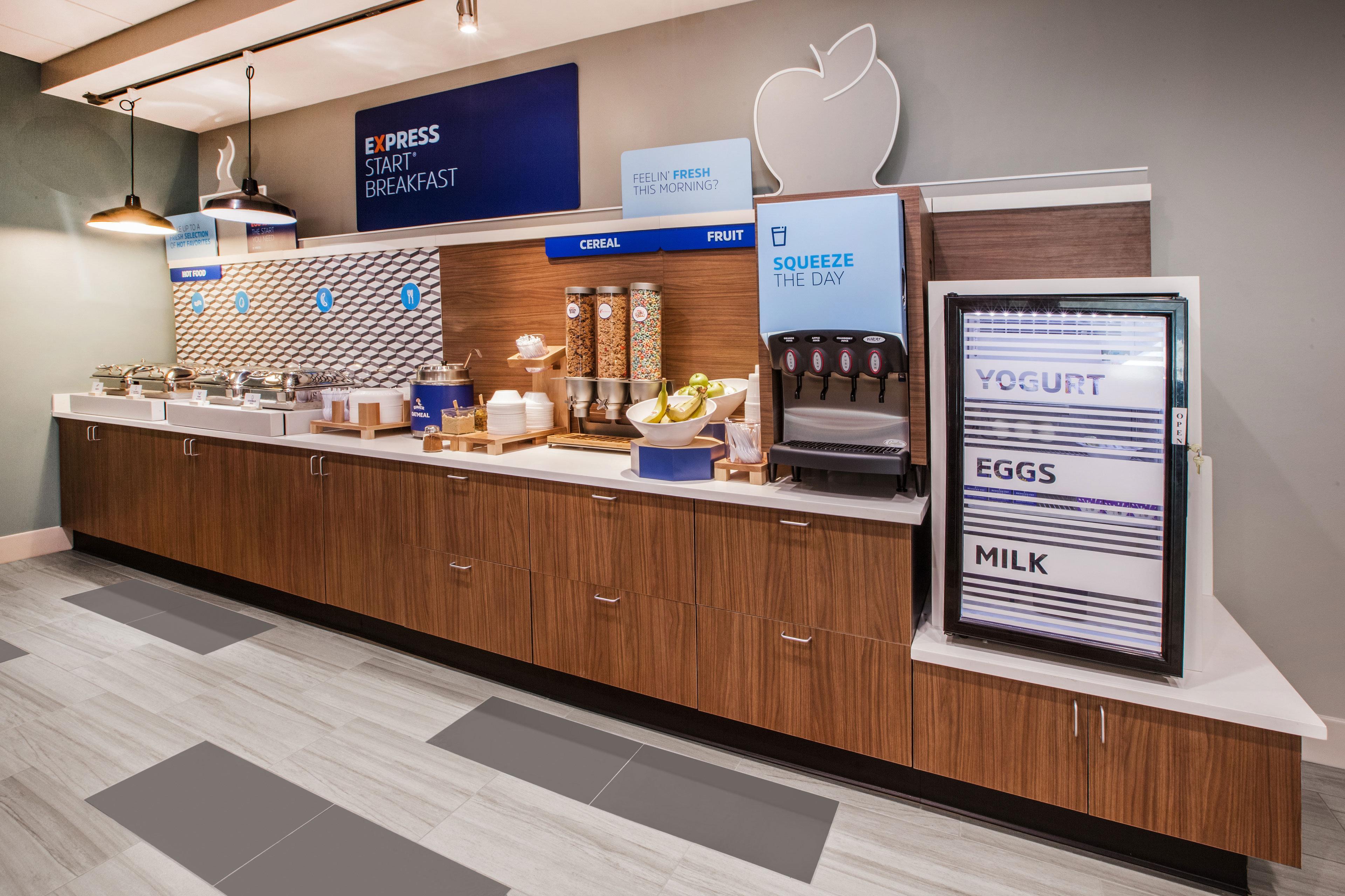 Holiday Inn Express - Alliance By Ihg Экстерьер фото
